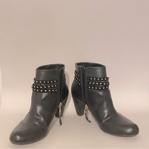 Sam & Libby Women’s Faux Leather 2.5” Kitten Heel Ankle Boots